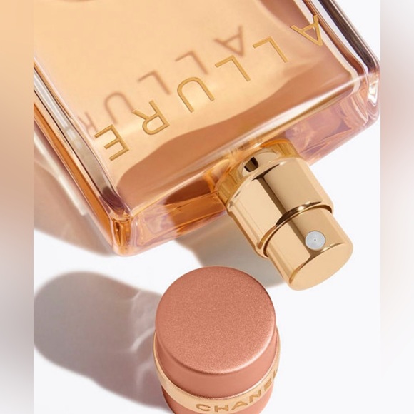 Chanel Allure Fragrance - Picture 3 of 9